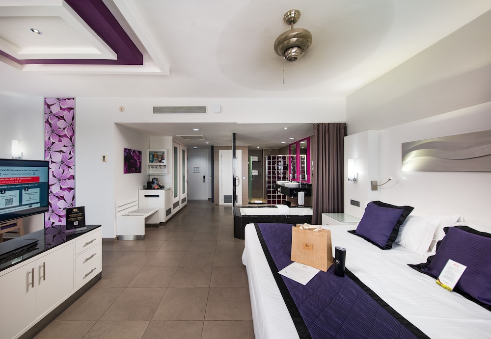 Suite, Jetted Tub, Ocean View (elite Club, E)