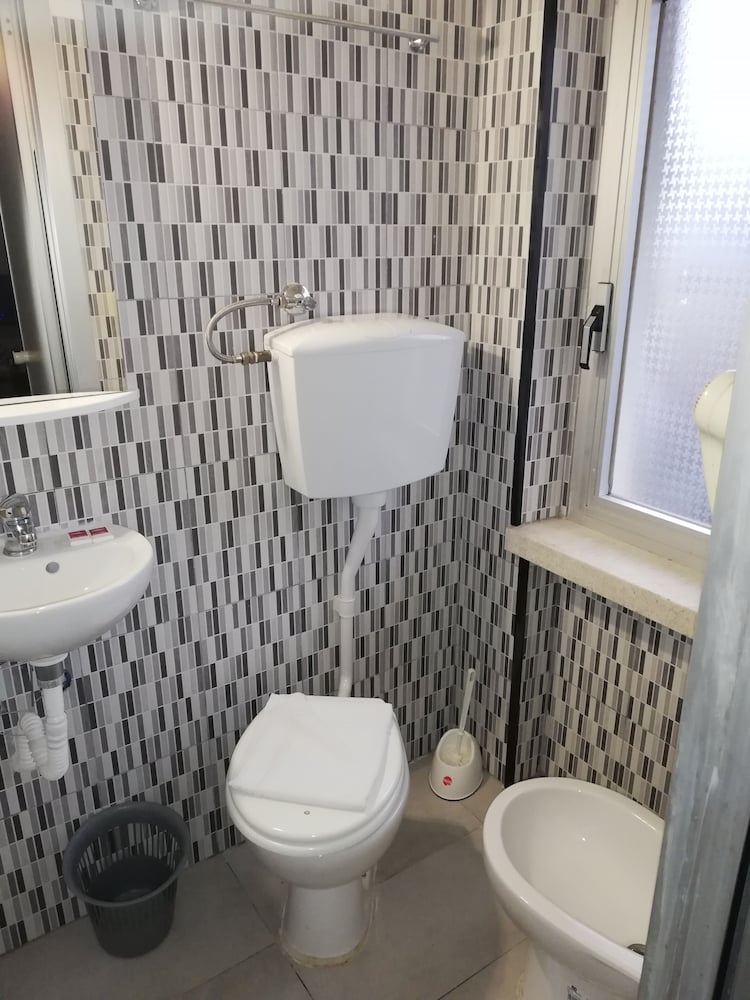 Standard Double or Twin Room, 1 Double Bed, Refrigerator photo 3
