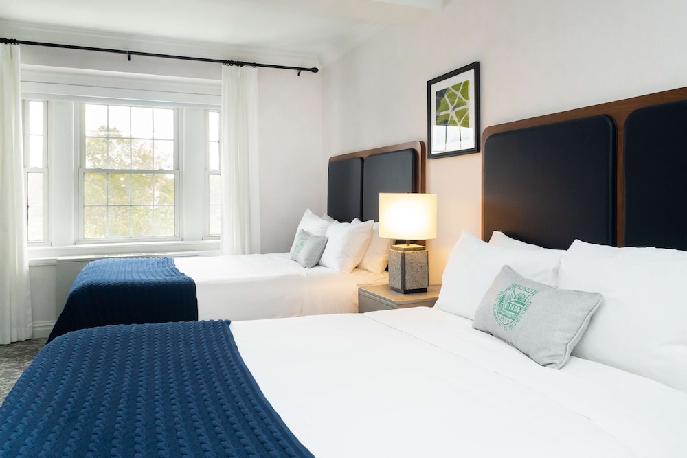 Classic Room, 2 Queen Bed Campus View