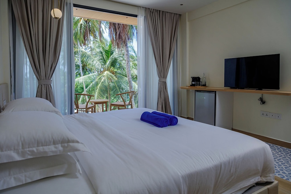 Deluxe Double Room, Balcony, Sea View photo 2