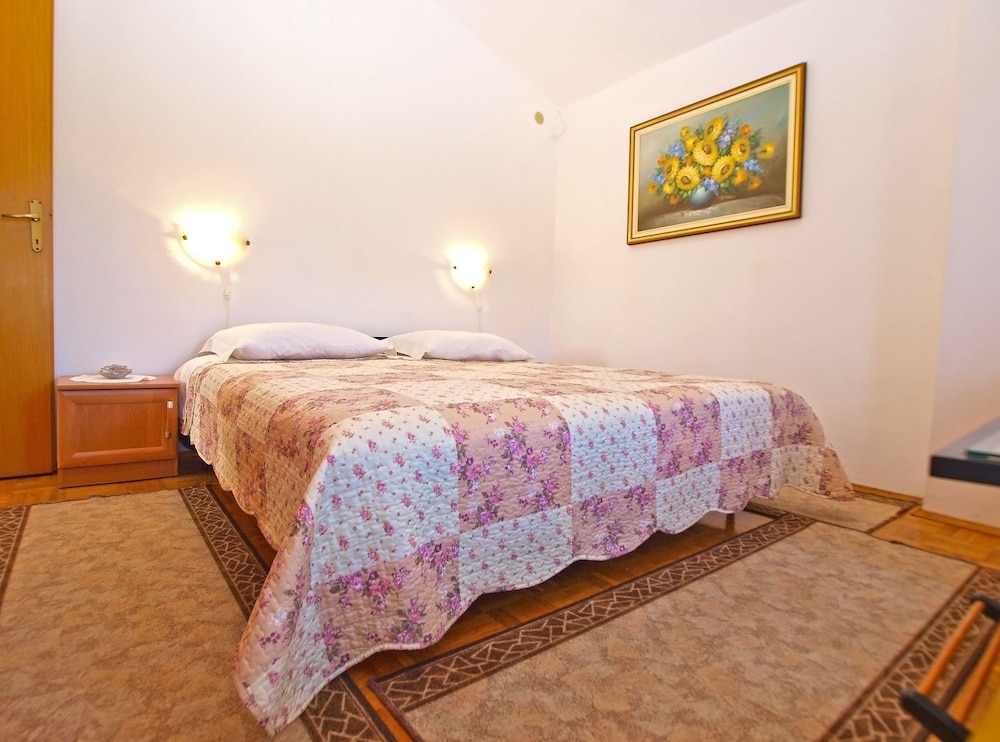 Standard Apartment, 2 Bedrooms (950/2410)