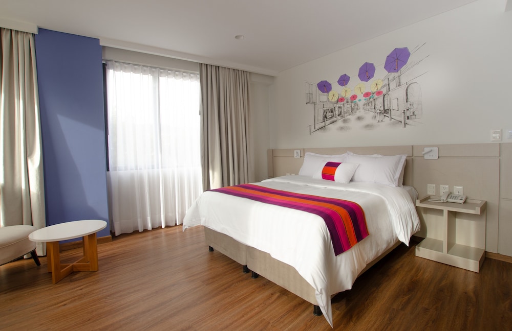 Business Studio Suite, 1 Queen Bed, City View photo 1