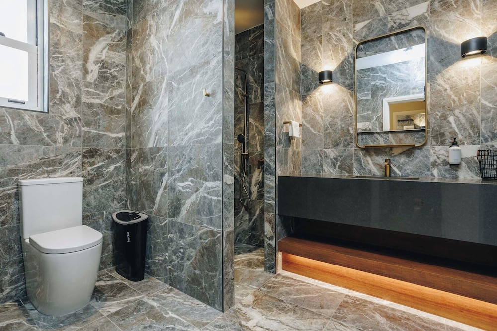Family Double or Twin Room, Multiple Beds, Shared Bathroom photo 2
