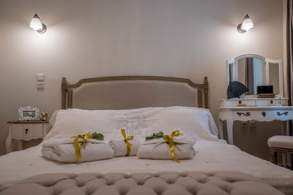 Executive Suite, 1 Bedroom, Courtyard Area (Ground Floor) photo 1