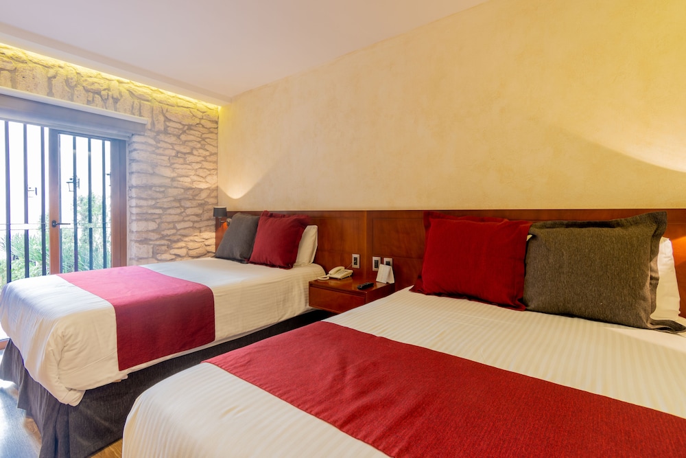 Elite Double Room, 2 Double Beds photo 2