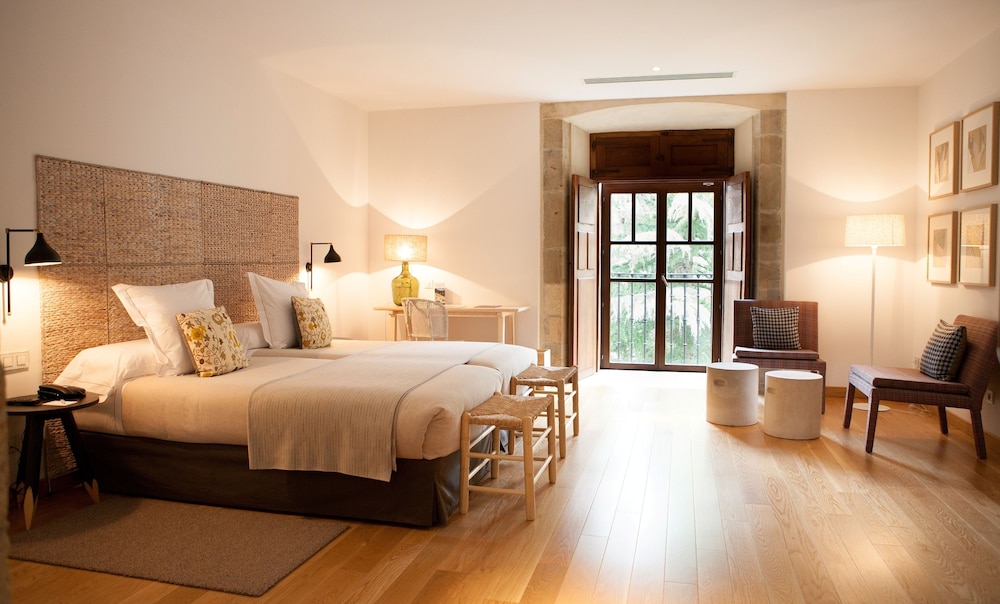 Standard Twin Room (2 adults + 1 child) photo 2