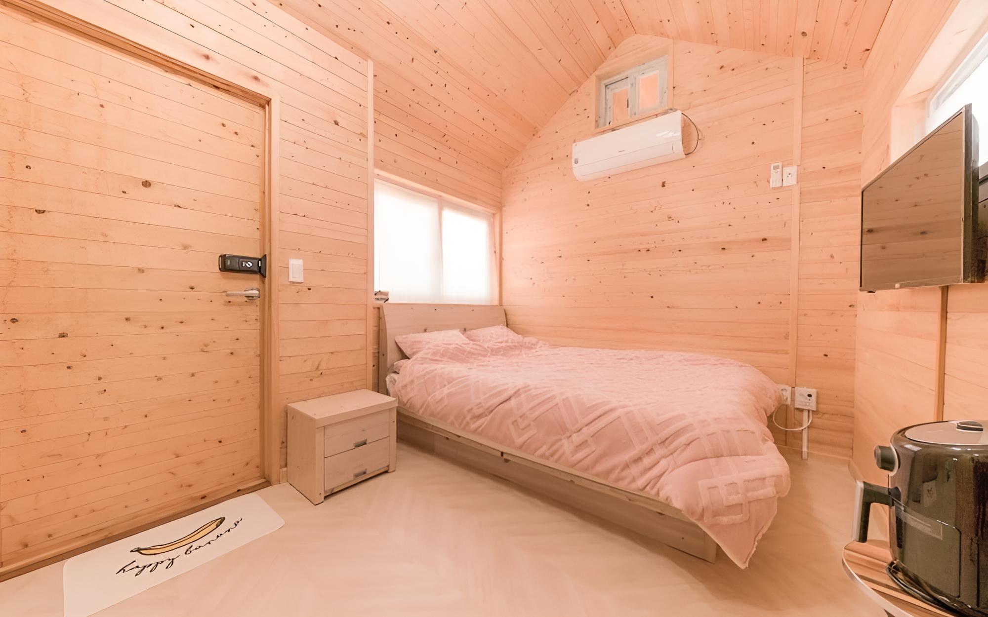 Room (Udo Island 2nd view (free electric ve)