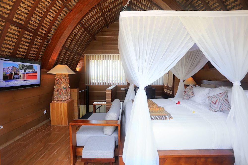 1 Bedroom Villa with Balcony Pool View - Photo 1