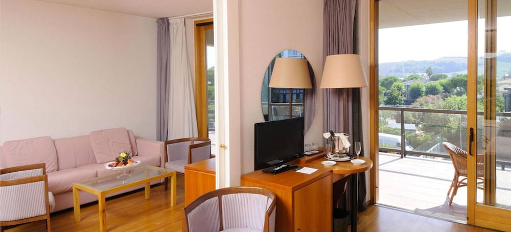 Double Room, Hill View photo 3