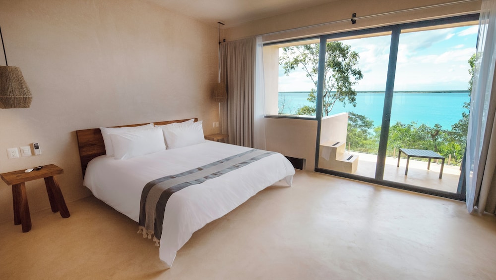 Deluxe Suite, Private pool