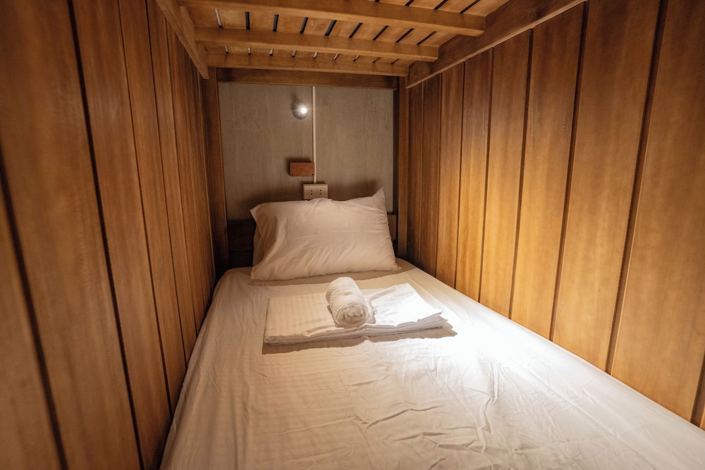 Superior Shared Dormitory, Women Only photo 3