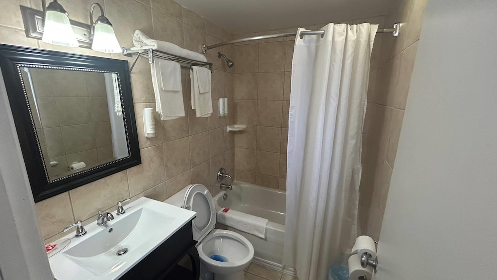 Room, 2 Double Beds, Non Smoking (Upgrade) photo 3