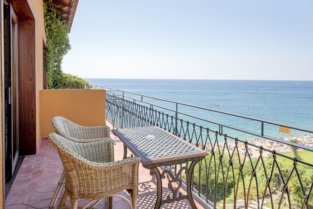 Romantic Room, Terrace, Partial Sea View photo 3