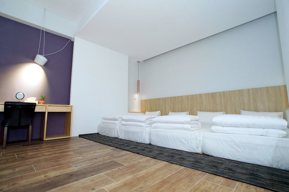 Senior Penthouse, Multiple Beds, Non Smoking photo 2