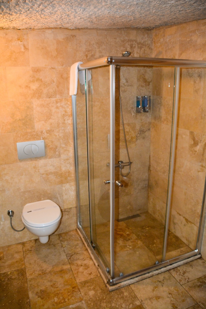 Deluxe Cave Room photo 2