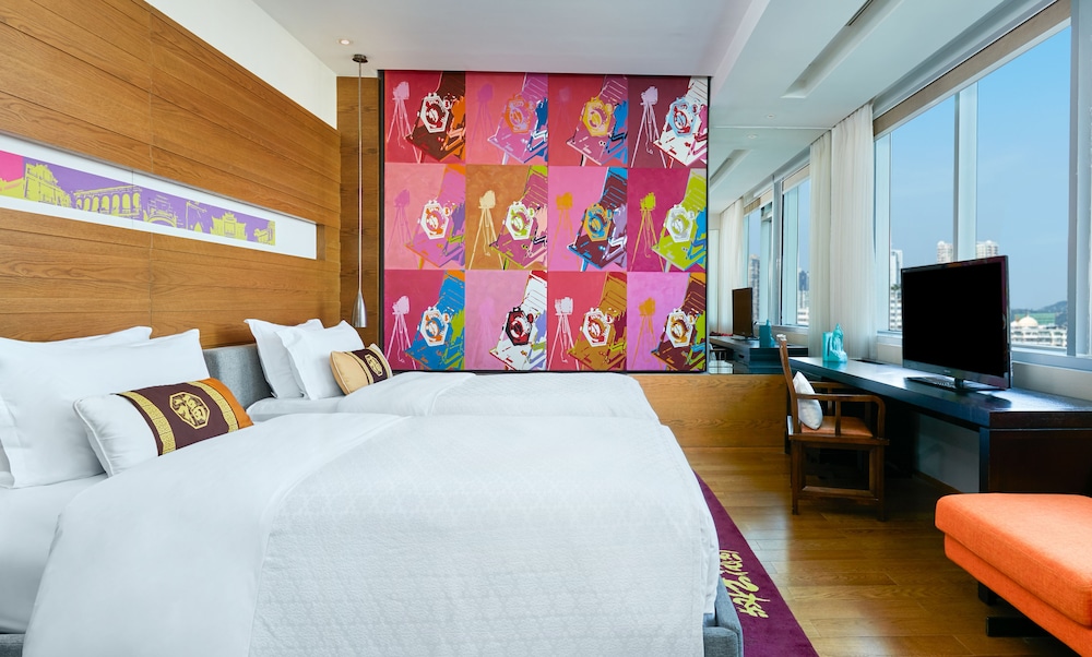 2 Twin Premium City View - Photo 1