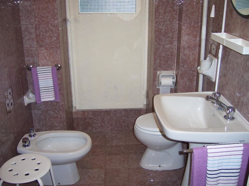 Economy Triple Room, Shared Bathroom photo 2