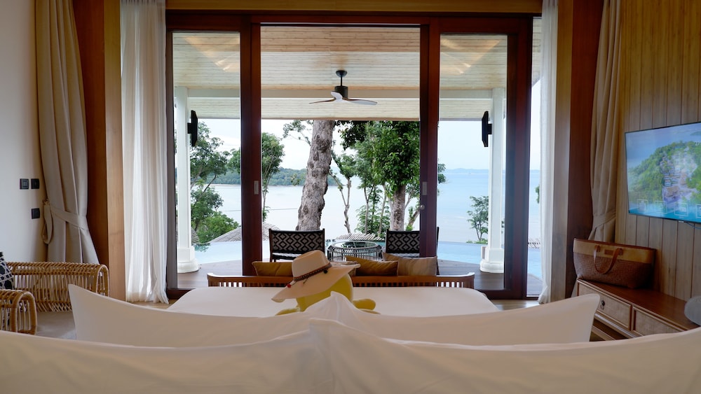 Sinae Premier Pool Suites - Photo 5