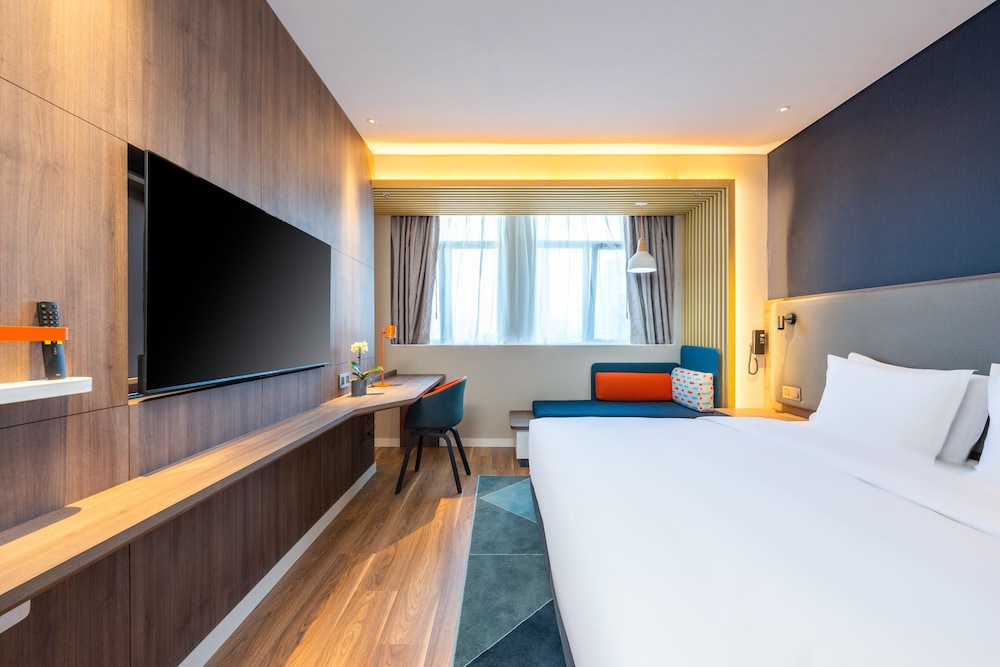 Suite, 1 Bedroom - Photo 9