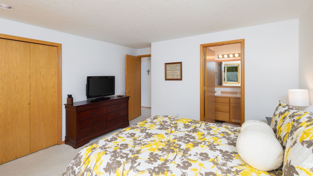 House, Multiple Beds (Mt. St. Helens - Unit 9) photo 3