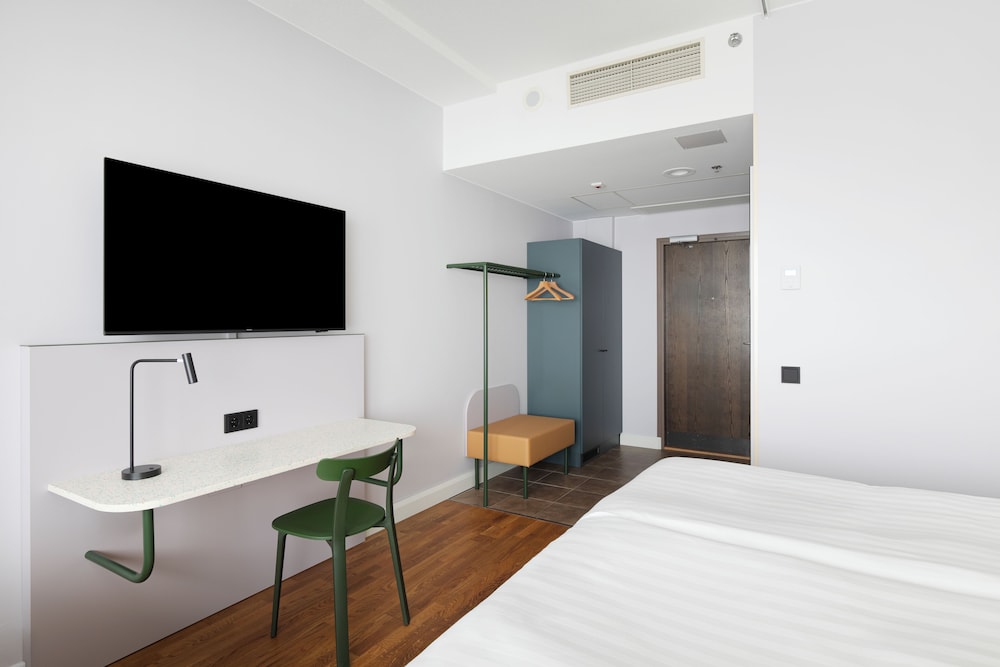 Standard Room, 1 Queen Bed, Tower (extra bed possibility) - Photo 2