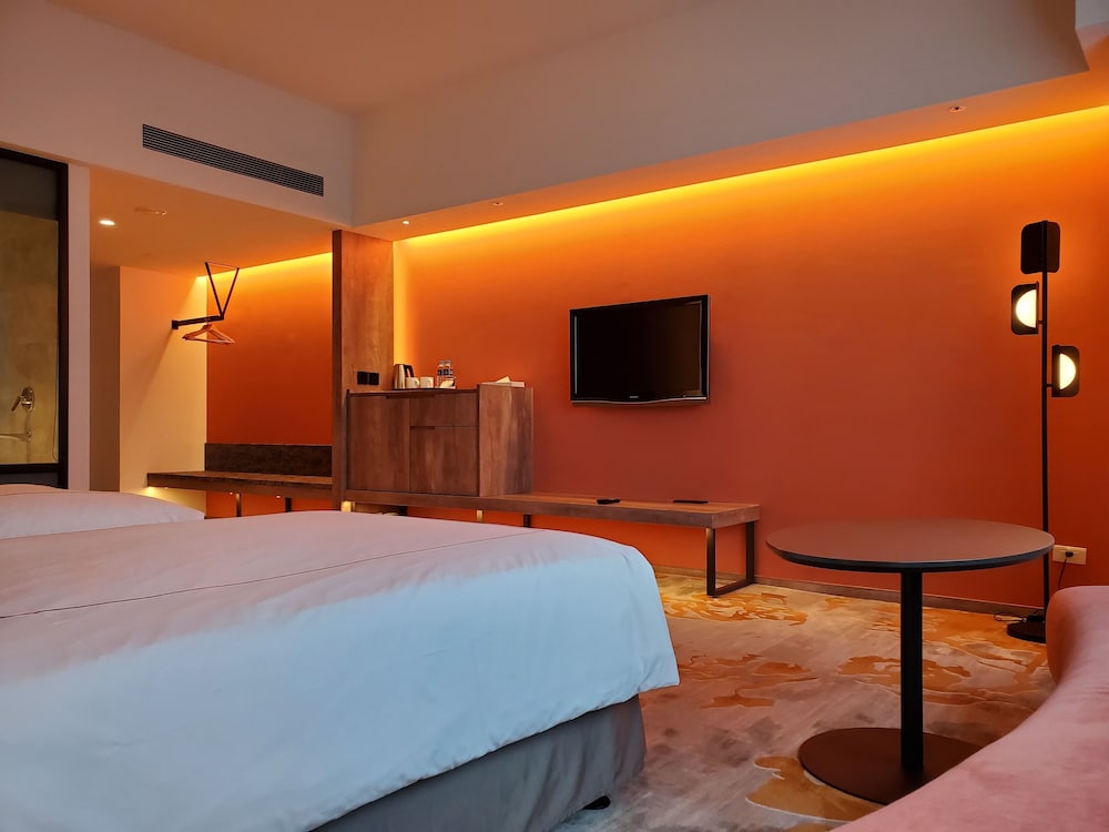 Deluxe Twin Room with Bathtub photo 2