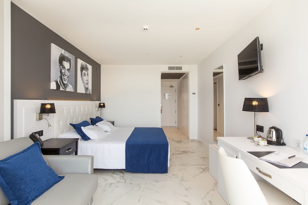 Double Room thumbnail 5