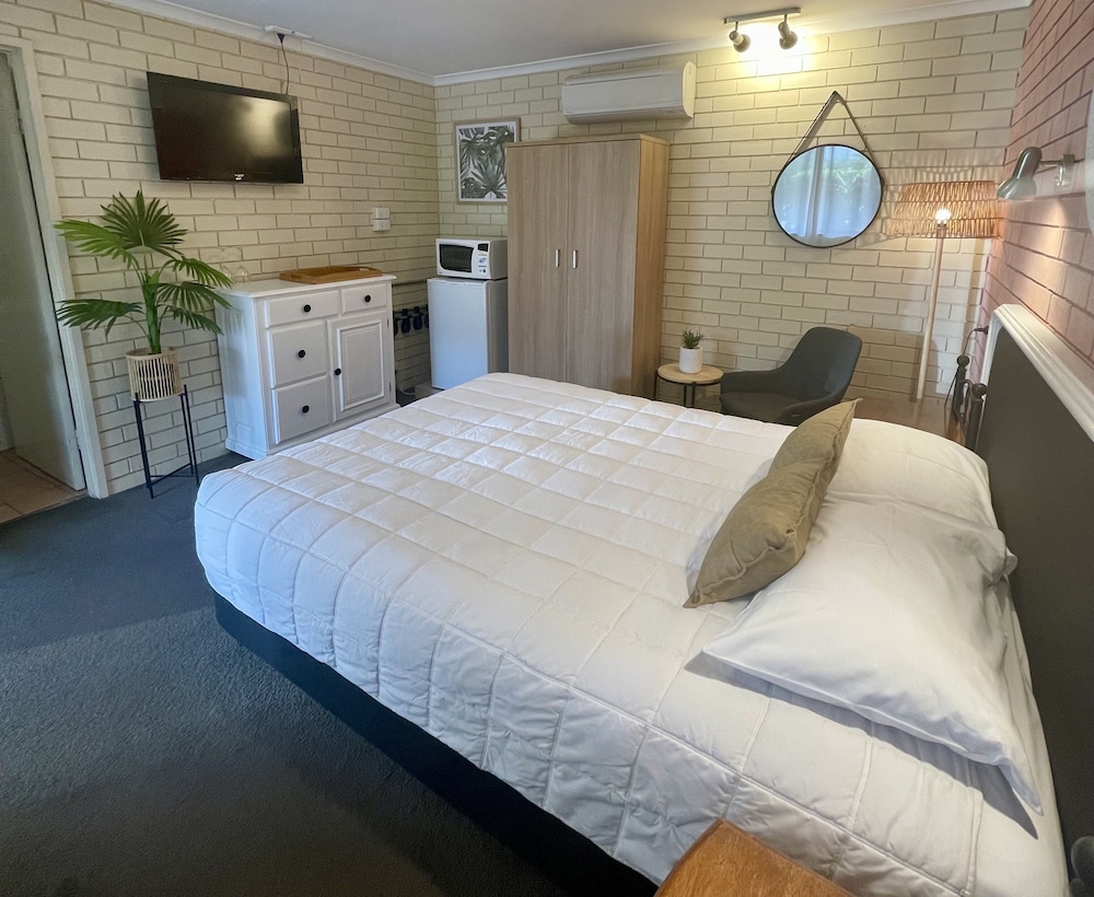 Queen Room photo 3