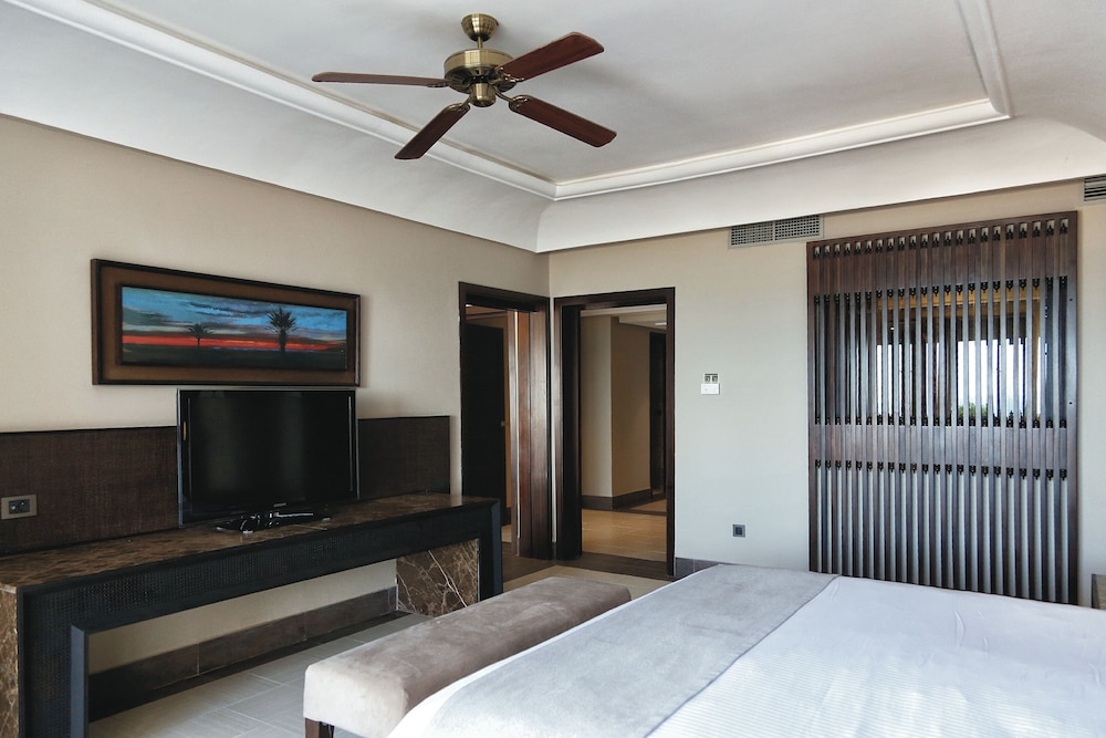 Suite, Balcony, Sea View - Photo 6