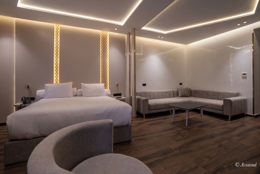 Comfort Suite, Balcony, City View photo 2