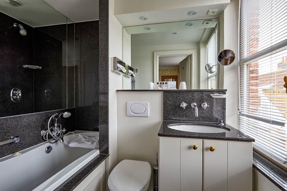 Charming Plus Room - Photo 4