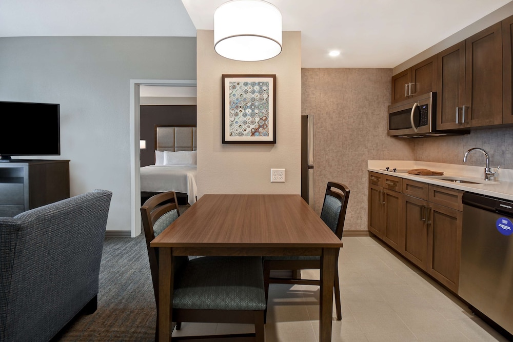 Suite, 1 King Bed, Accessible (Hearing) - Photo 4