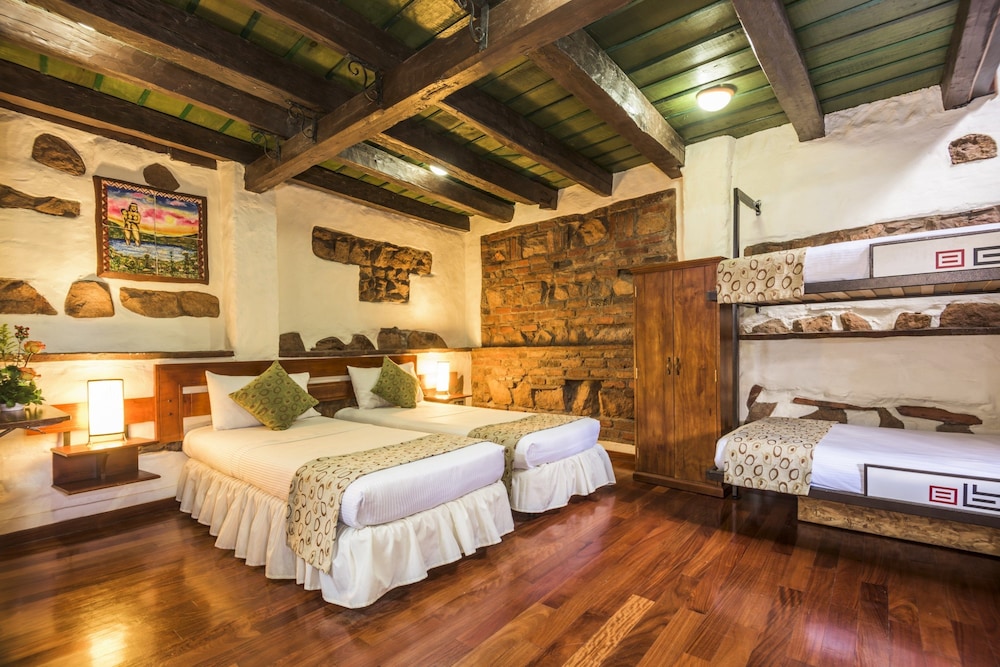 Family Quadruple Room - Photo 2