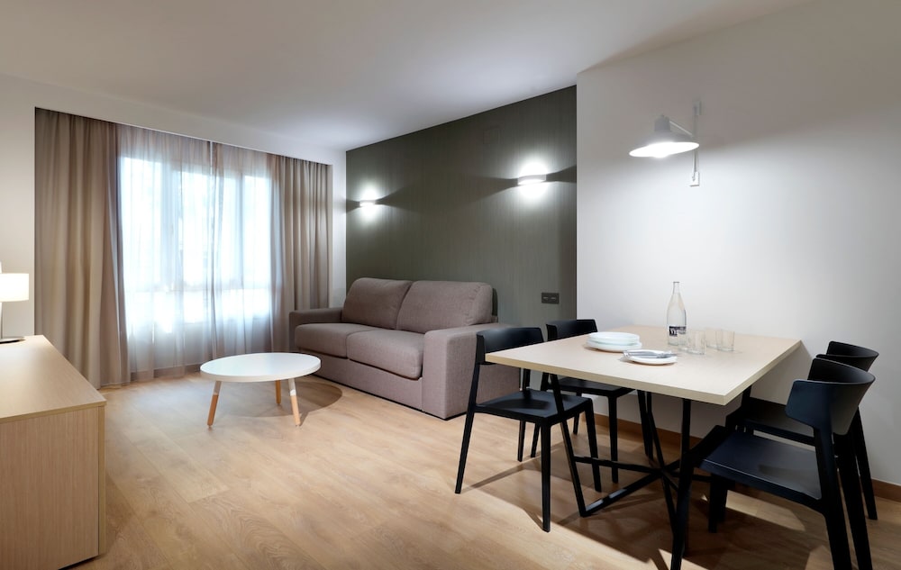Apartment, 1 Bedroom - Photo 1