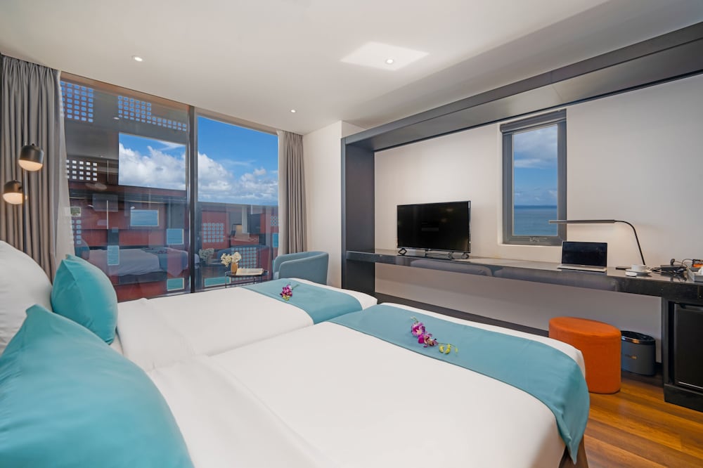 Premier Twin Room with Sea View photo 1