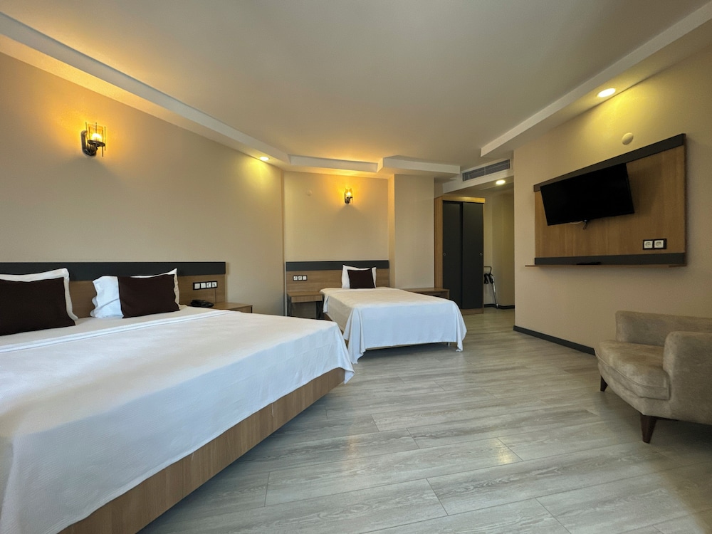 Family Room, 1 Bedroom, City View