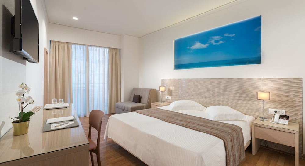 Standard Double or Twin Room photo 2