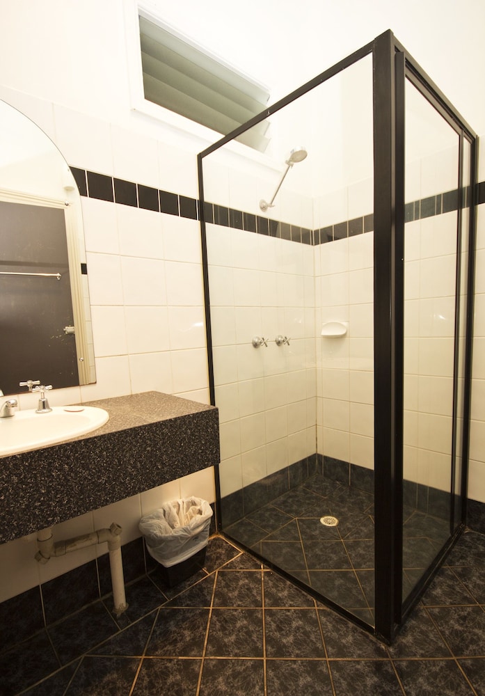 Standard Room, Non Smoking, Shared Bathroom (Double + Single Room) photo 2