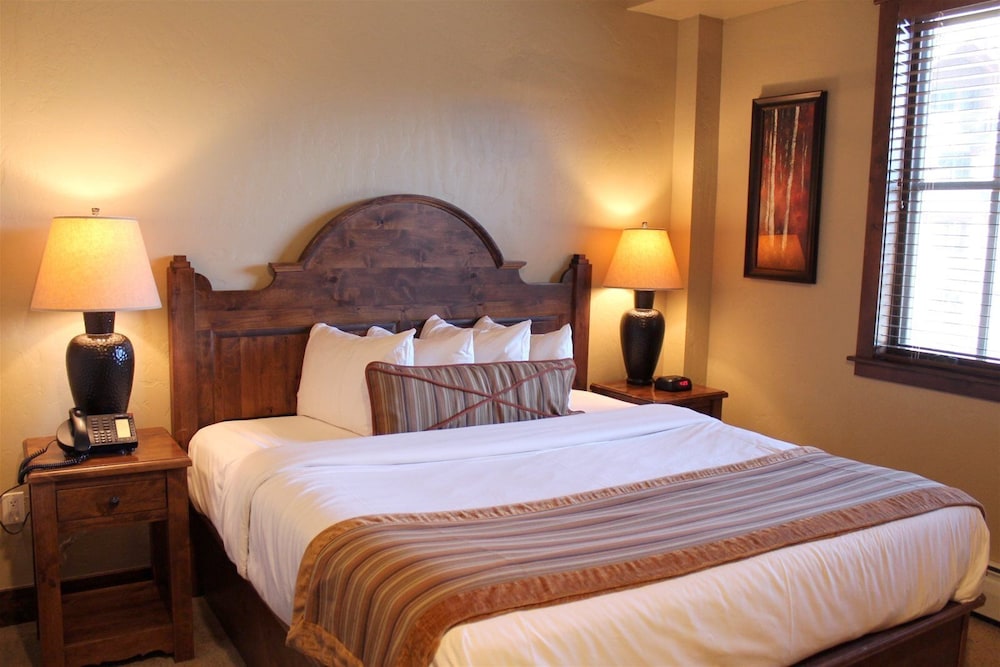 Condo (Grand Timber Lodge - Holiday&New Year)