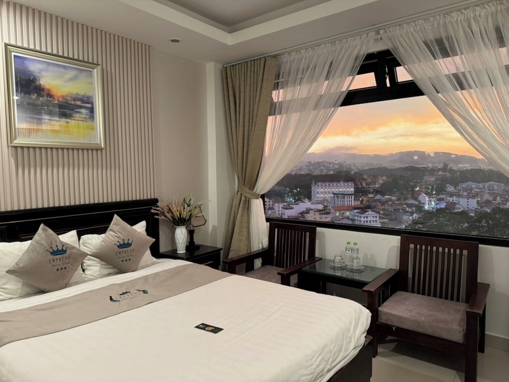 Deluxe Double Room, City View photo 3