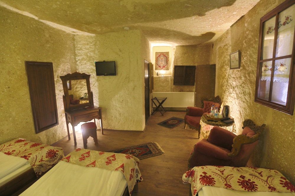 Deluxe Cave Comfort-103 photo 1