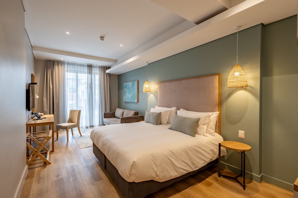 Luxury Suite - Photo 4