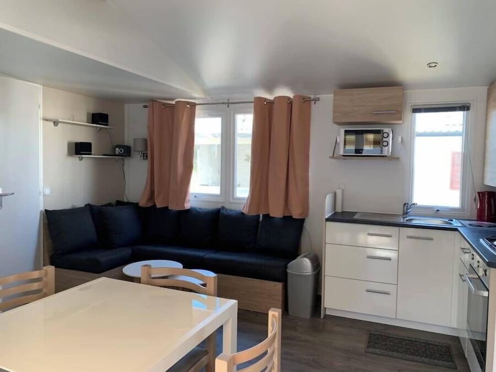 Mobile Home photo 1