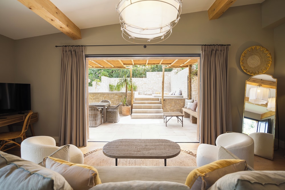 Bergerie Suite 2-bedroom with swimming pool photo 2