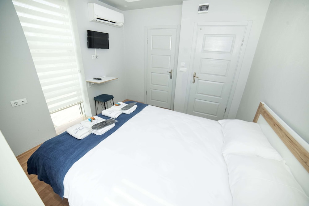 Standard Triple Room - Photo 10
