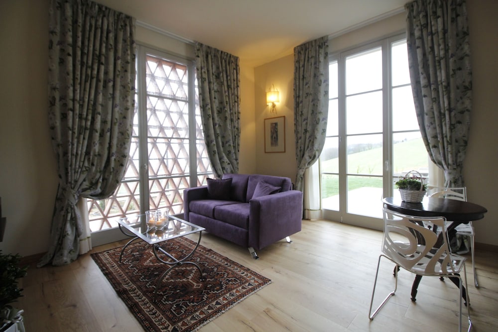 Executive Suite, Patio, Valley View photo 3