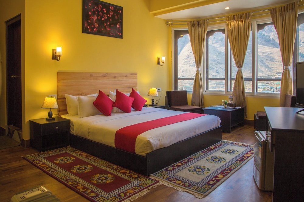 Mountain View Deluxe King Bed