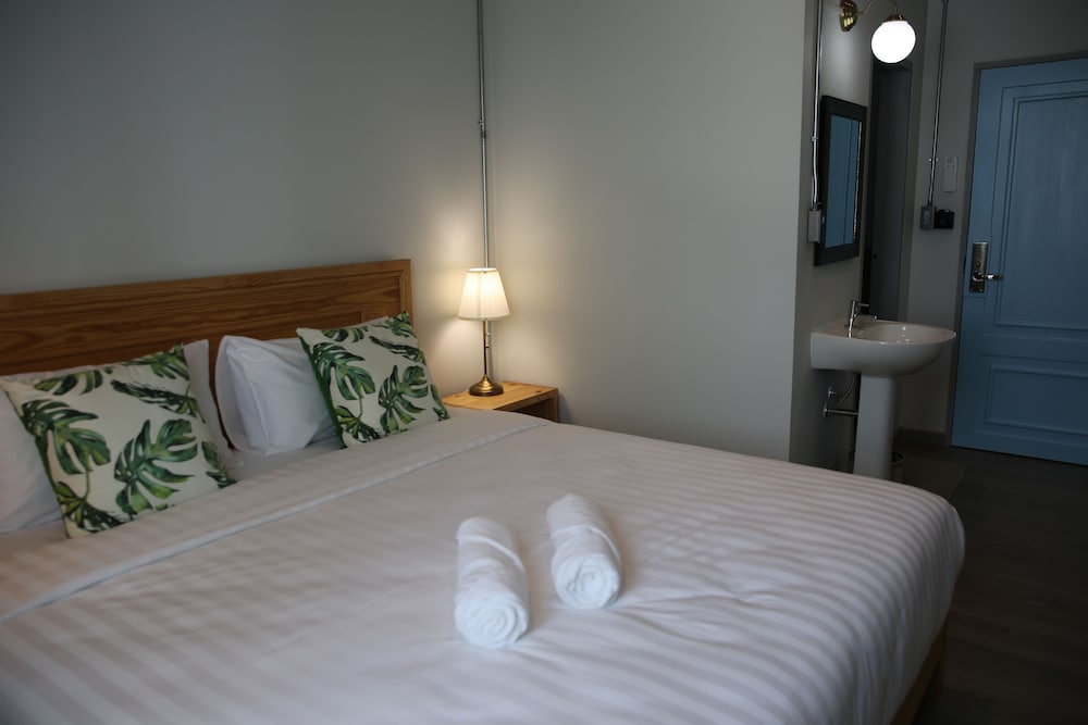 Deluxe Room - Photo 2