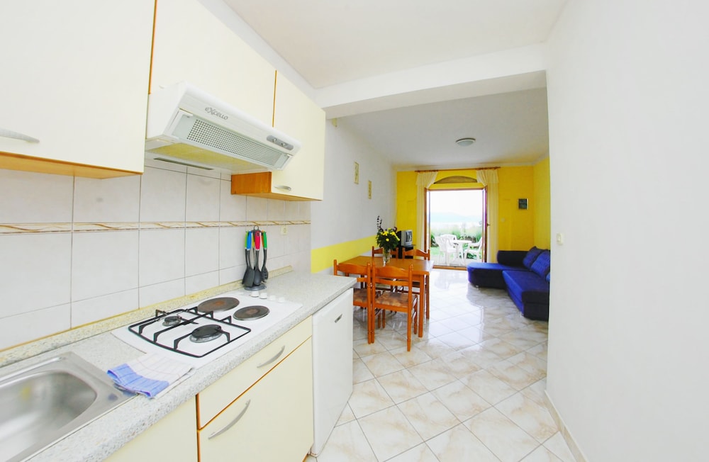Apartment (A4) photo 3
