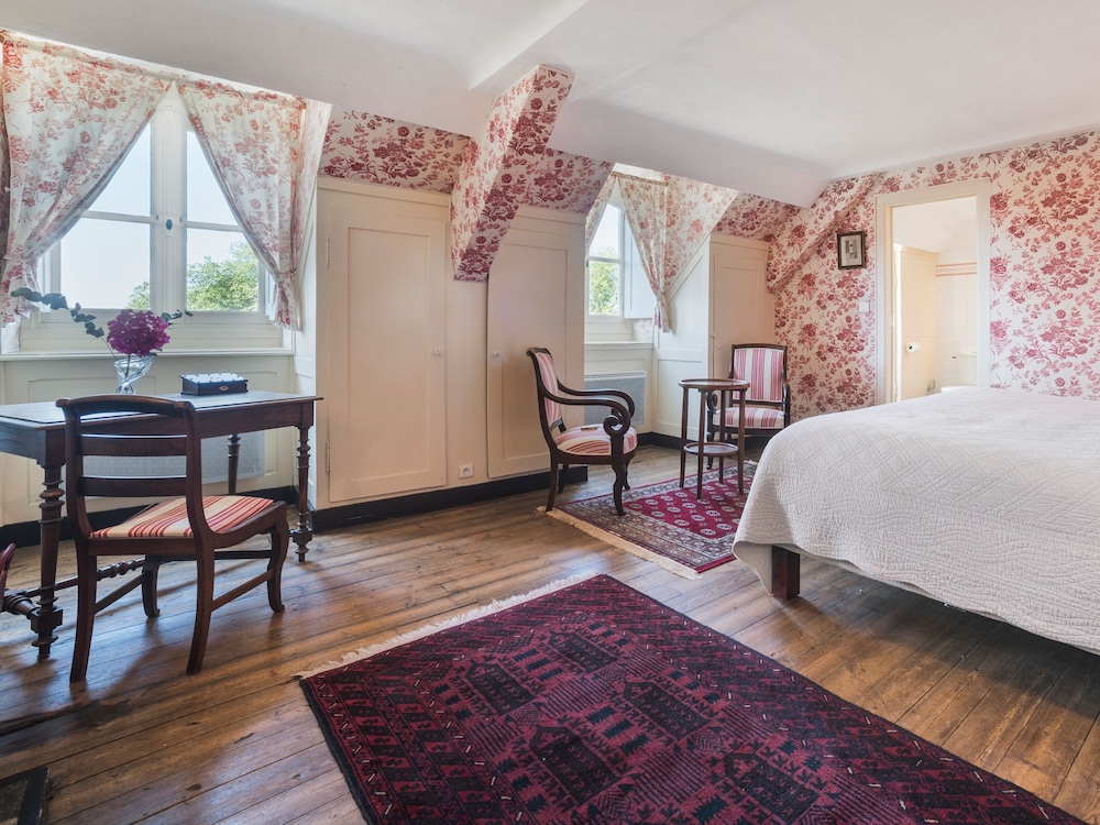 Classic Room (2nd floor) photo 2